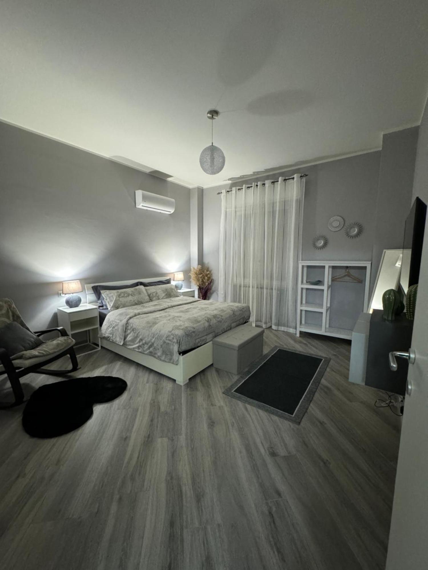 Apartamento Trento House Zona Stazione Centro Storico Parma Exterior foto