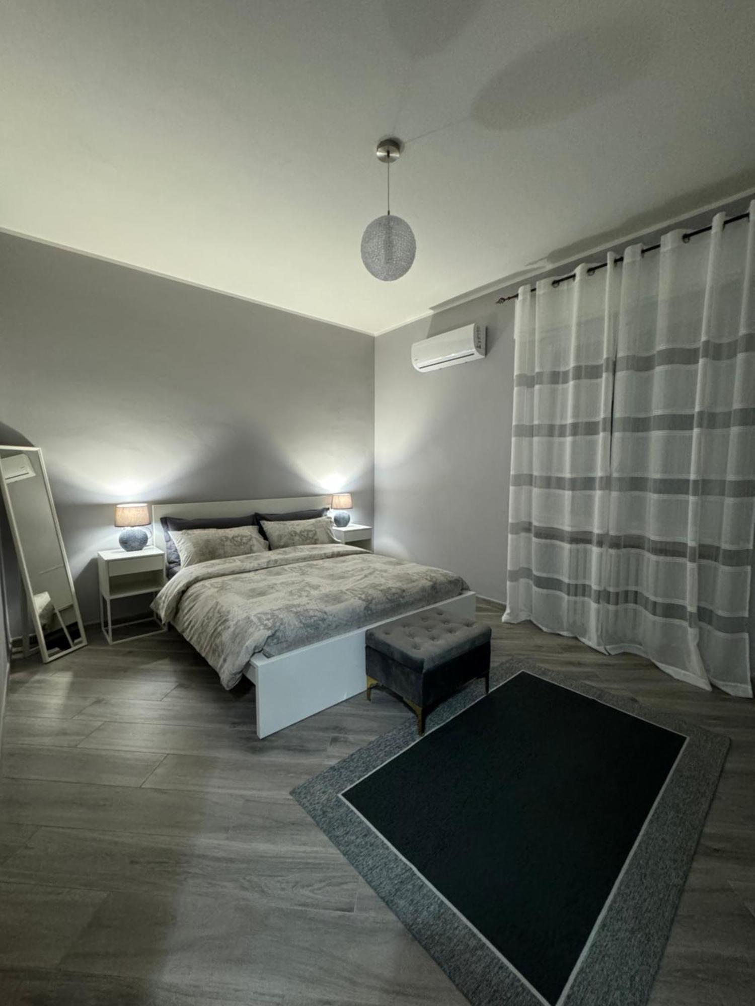 Apartamento Trento House Zona Stazione Centro Storico Parma Exterior foto