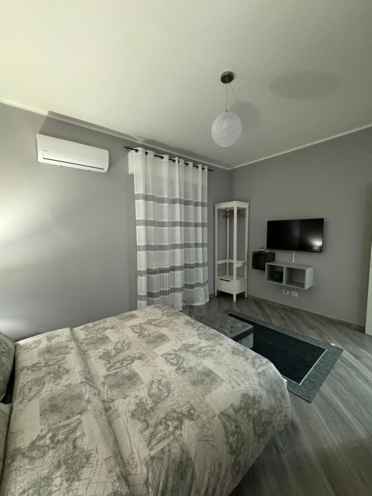 Apartamento Trento House Zona Stazione Centro Storico Parma Exterior foto